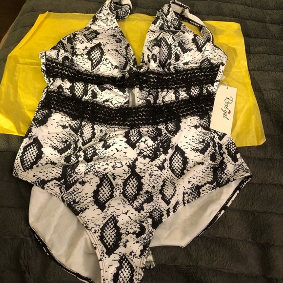 🔖 One piece Swimsuit - Picture 3 of 8